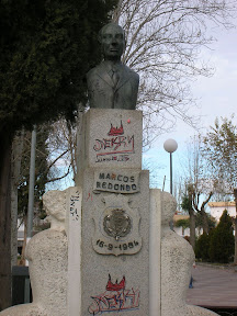El busto del insigne pozoalbense Marcos Redondo pintarrajeado. Foto: Pozoblanco News